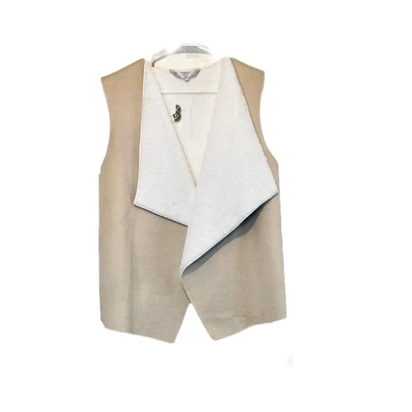 The Royal Standard Larson Oversized Vest, Color Cream and white, Size S/M‎ - Picture 3 of 10
